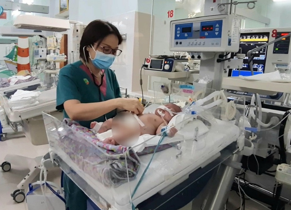 trẻ sơ sinh bị bỏ rơi (2).jpg