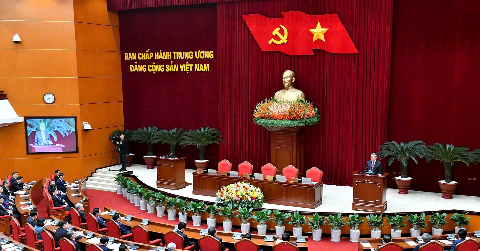 Trung ương cho ý kiến về nhân sự lãnh đạo để Quốc hội bầu và phê chuẩn
