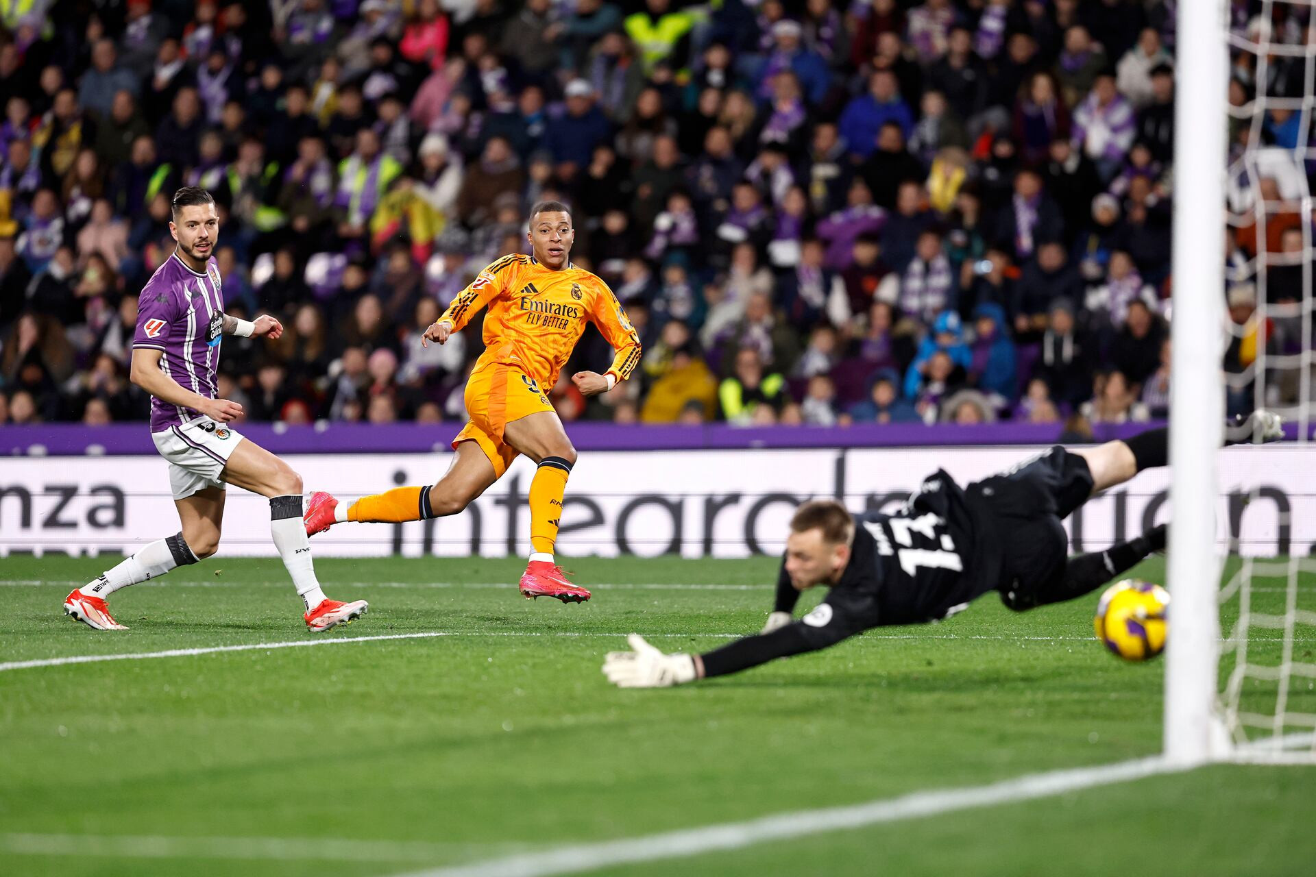 AS. Mbappe Real Madrid Valladolid 2.jpg