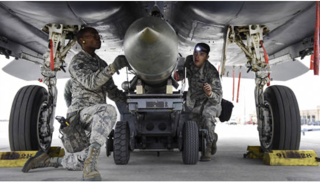 Bom 1 tấn, ảnh: Bộ Quốc phòng Mỹ