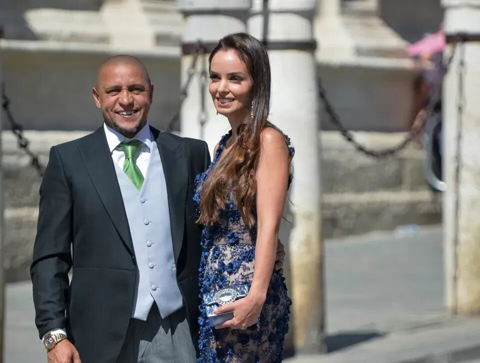 roberto carlos wife mariana luccon 962180249 3912224650.jpg