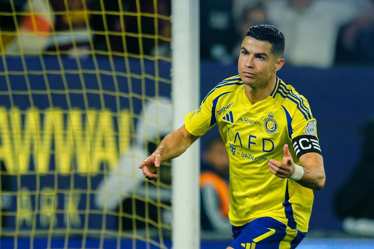 Ronaldo bỏ xa Messi, Al Nassr nuôi hi vọng vô địch