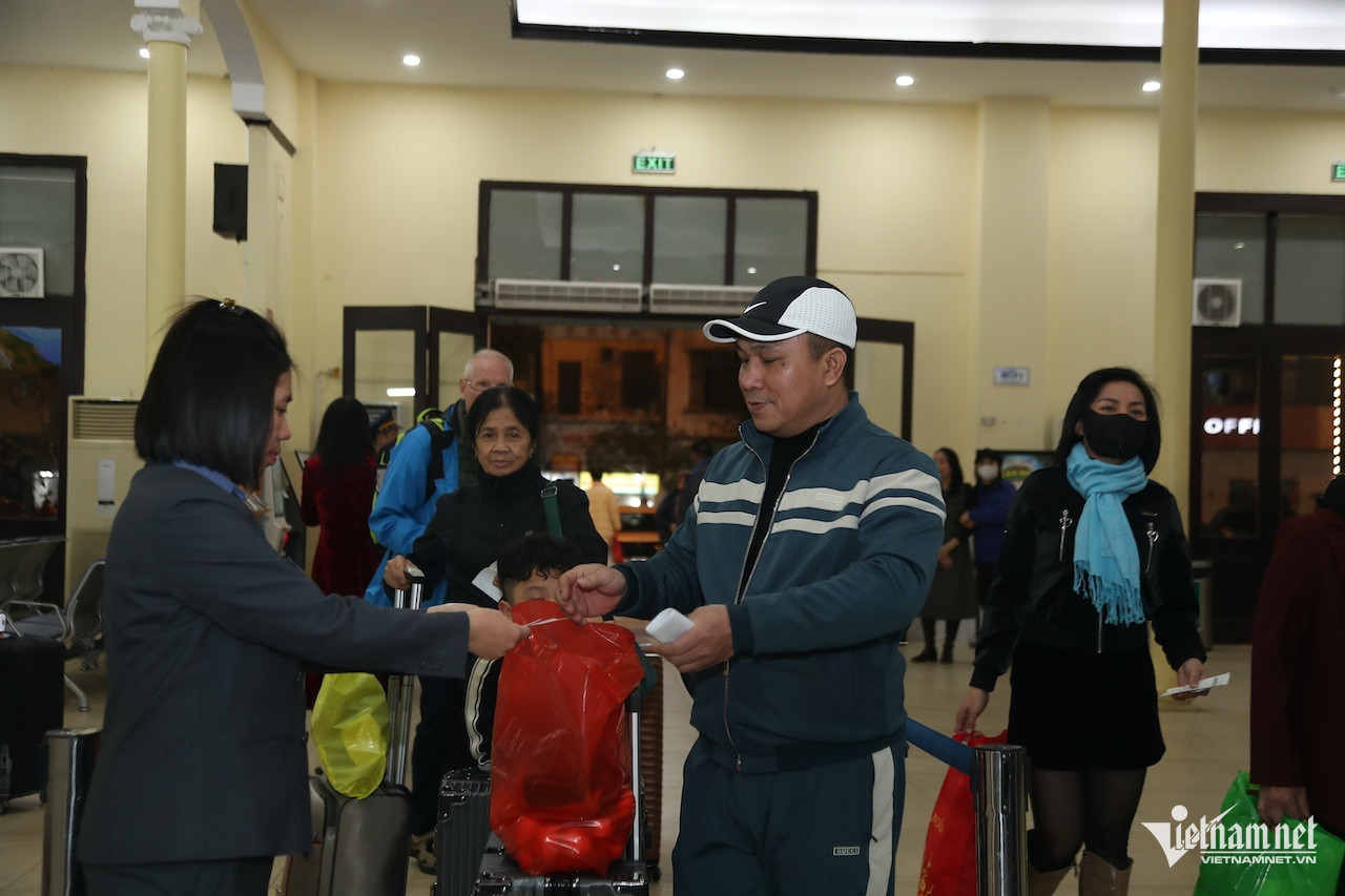 W-gia dinh 13 nguoi .JPG.jpg