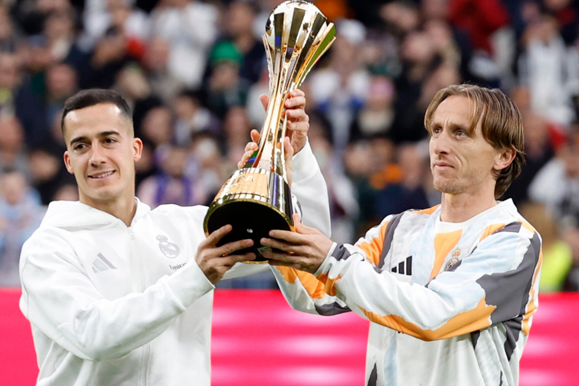 AS. Real Madrid Cup lien luc dia.jpg