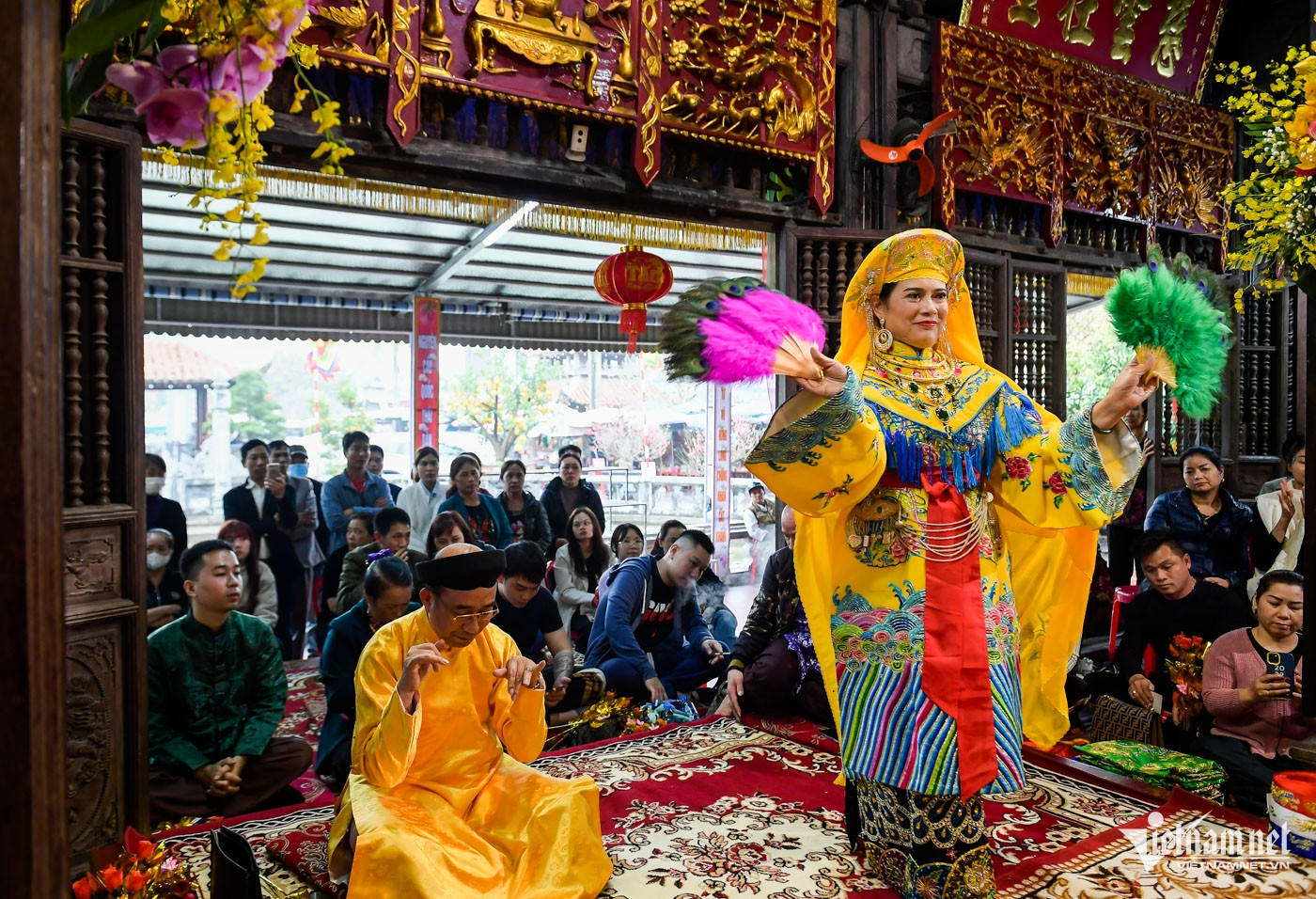 W-hầu đồng_5.jpg