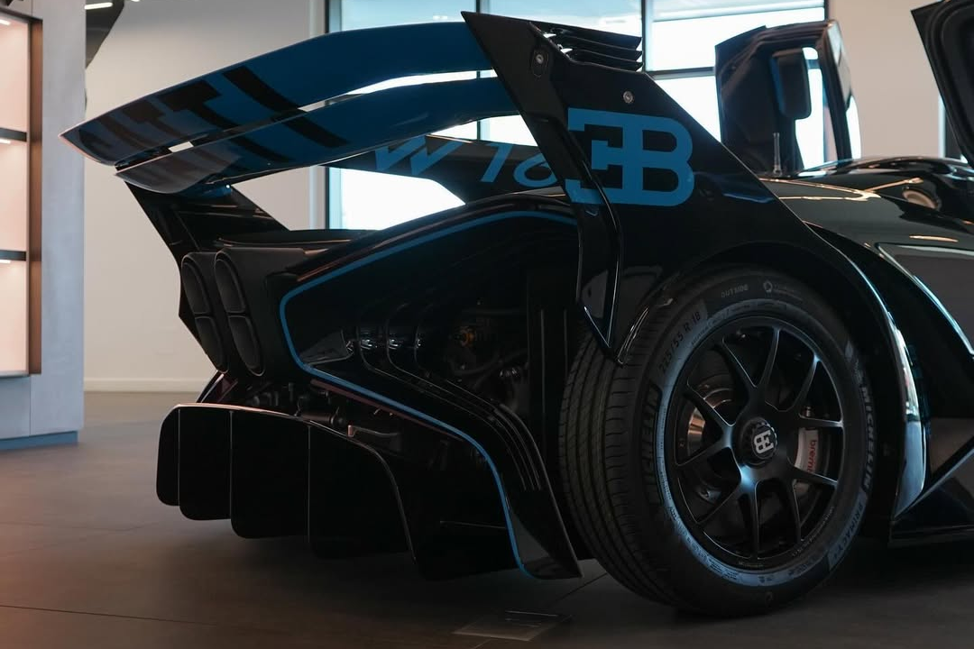 Bugatti Bolide Manny Khoshbin Vietnamnet 9.png