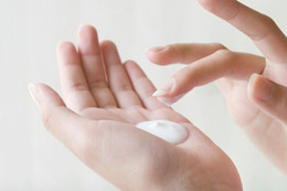 Yêu cầu thu hồi nhiều lô gel tắm gội, chăm sóc da, kem chống nắng YwAAAAAAQABAAACAUwAOw==