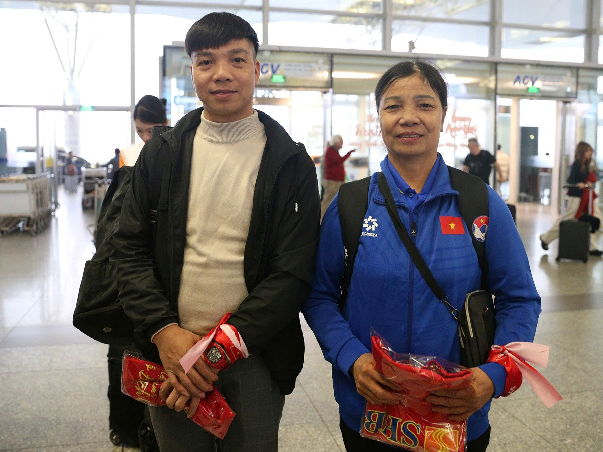 Van Thanh me anh.jpg