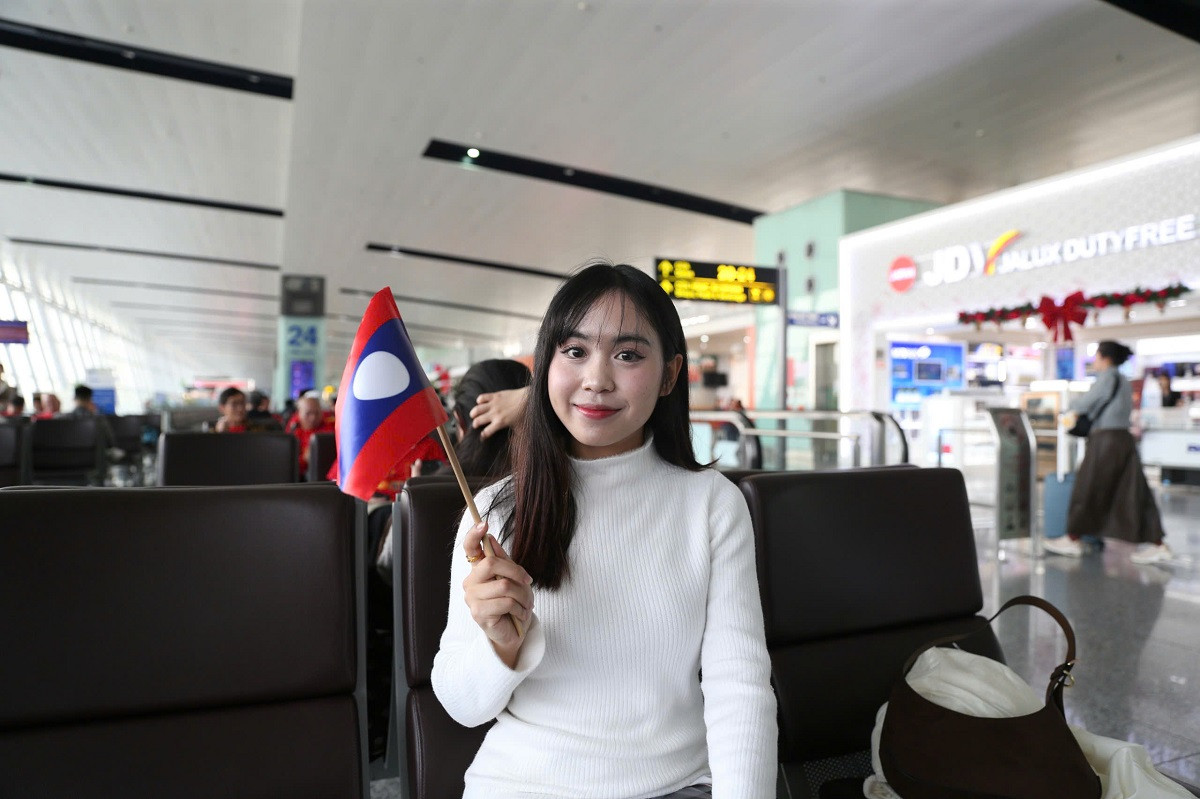 Viet nam co gai Lao Maysaa.jpg