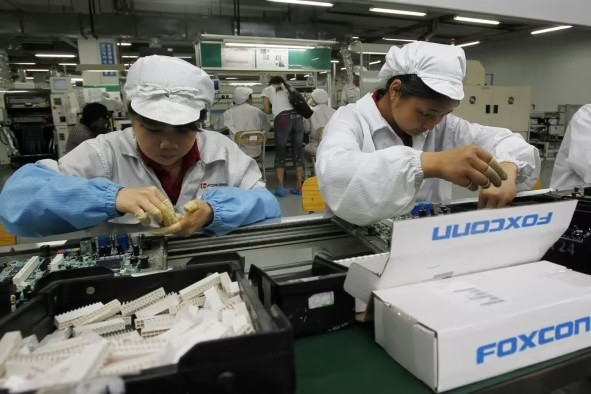 Foxconn công bố doanh thu kỷ lục nhờ AI