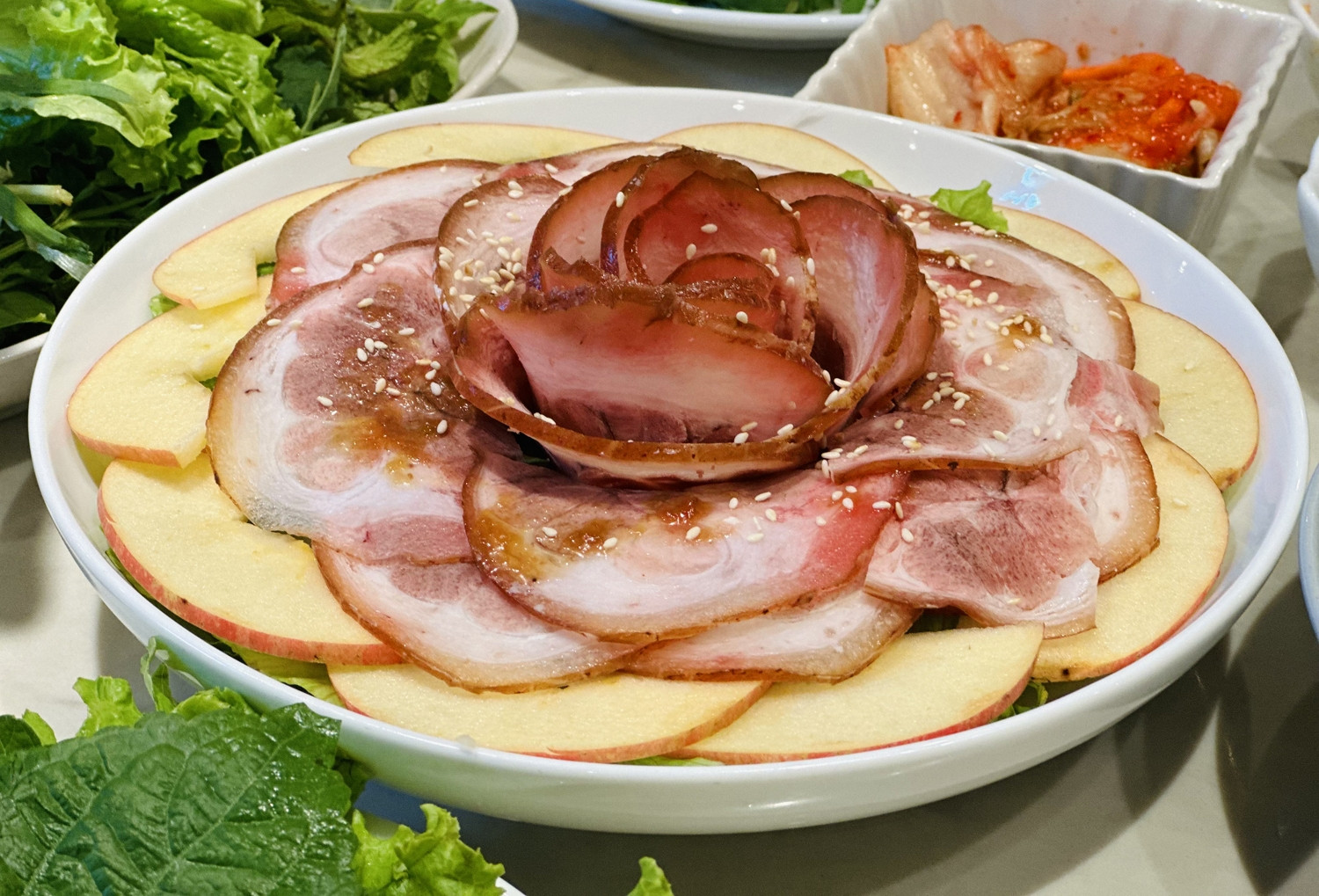 Thịt lợn luộc hay nướng bổ dưỡng hơn?