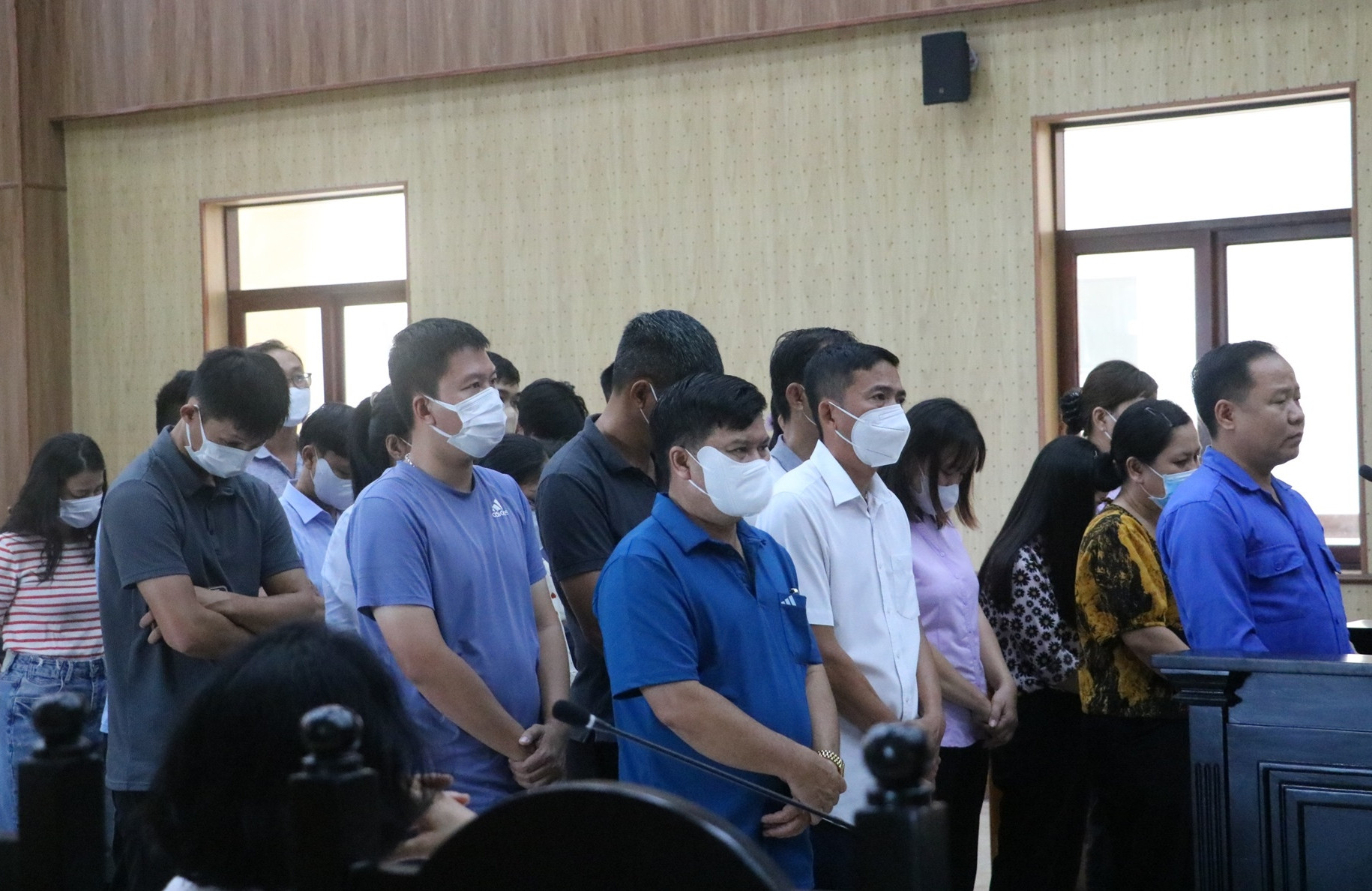 16 cựu viên chức văn phòng đăng ký đất đai 'chạy' hồ sơ, nhận hối lộ 1,8 tỷ đồng