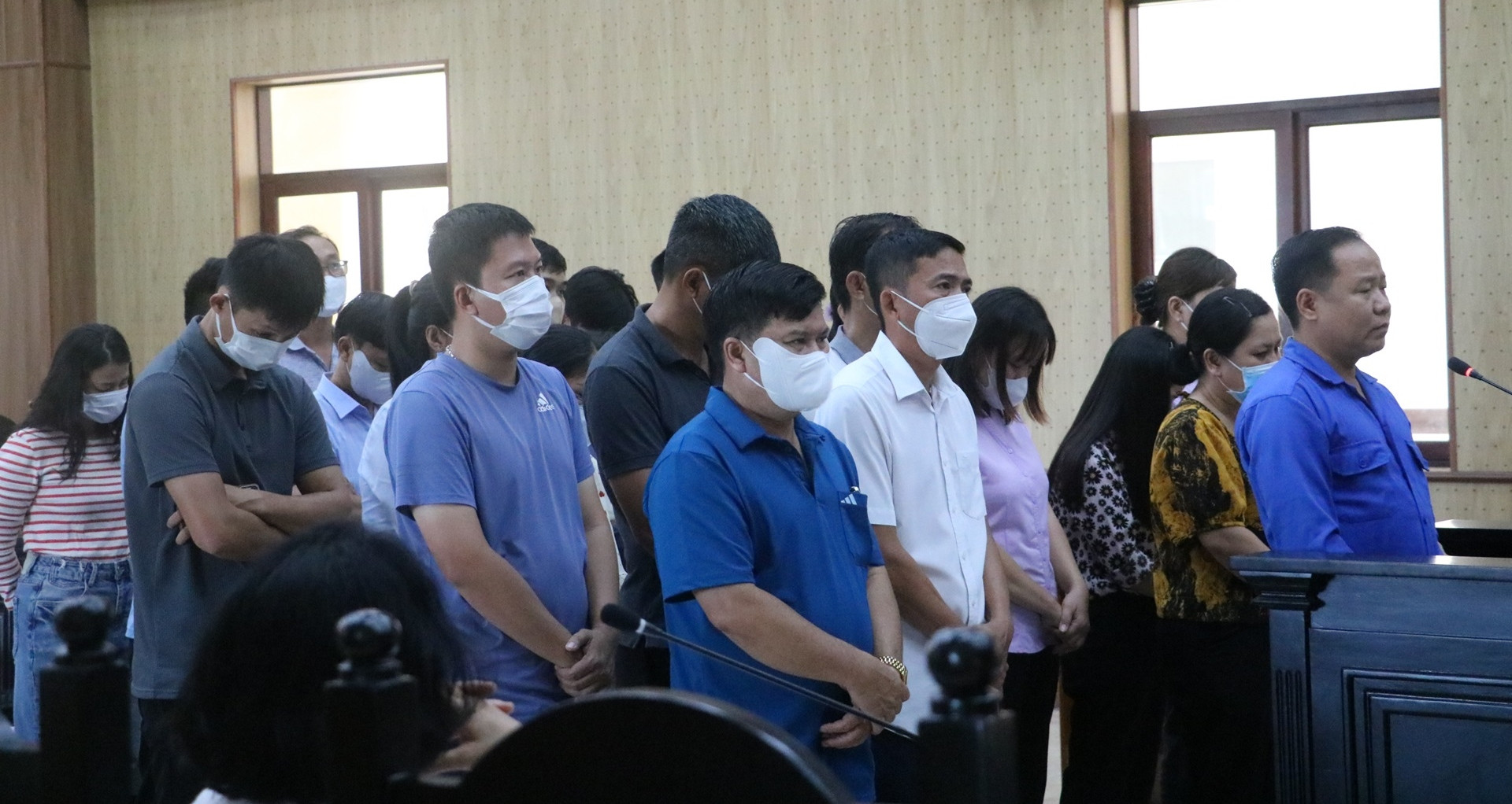 16 cựu viên chức văn phòng đăng ký đất đai &amp;apos;chạy&amp;apos; hồ sơ, nhận hối lộ 1,8 tỷ đồng