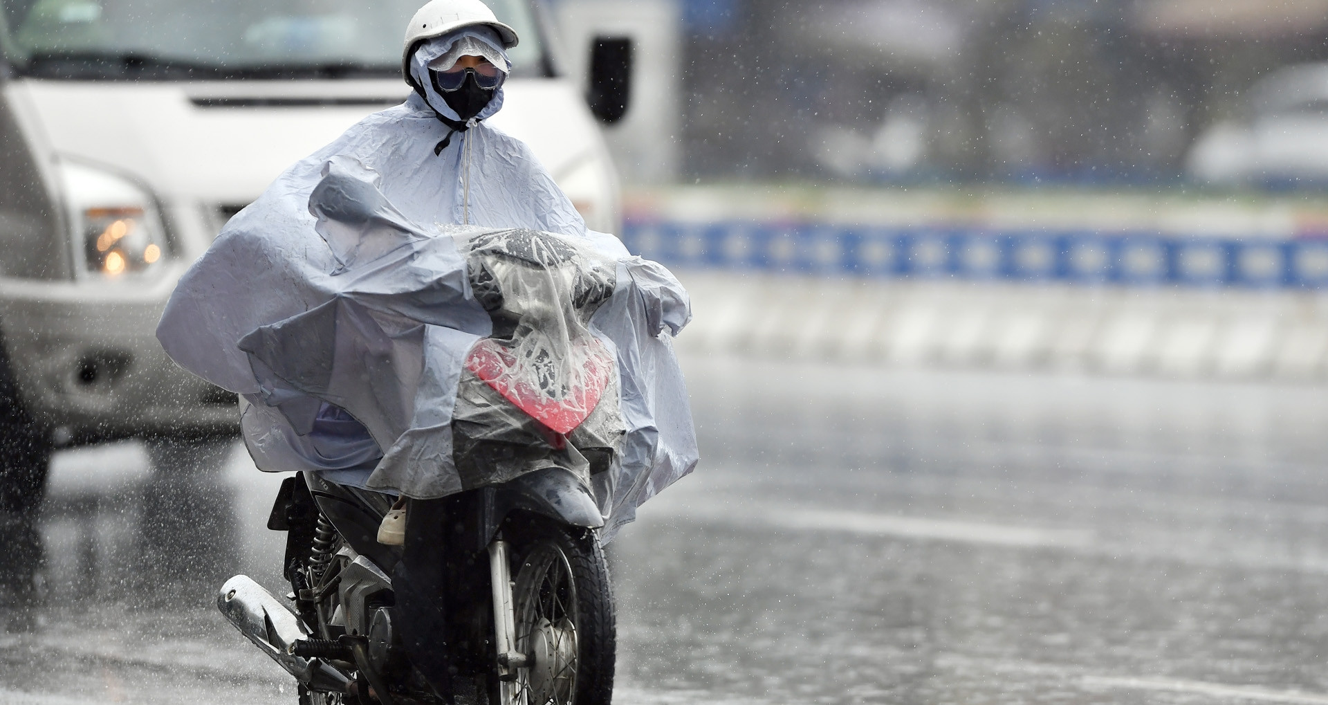 Dự báo thời tiết 1/10/2025: Miền Bắc có nơi mưa to, Hà Nội cao nhất 31 độ