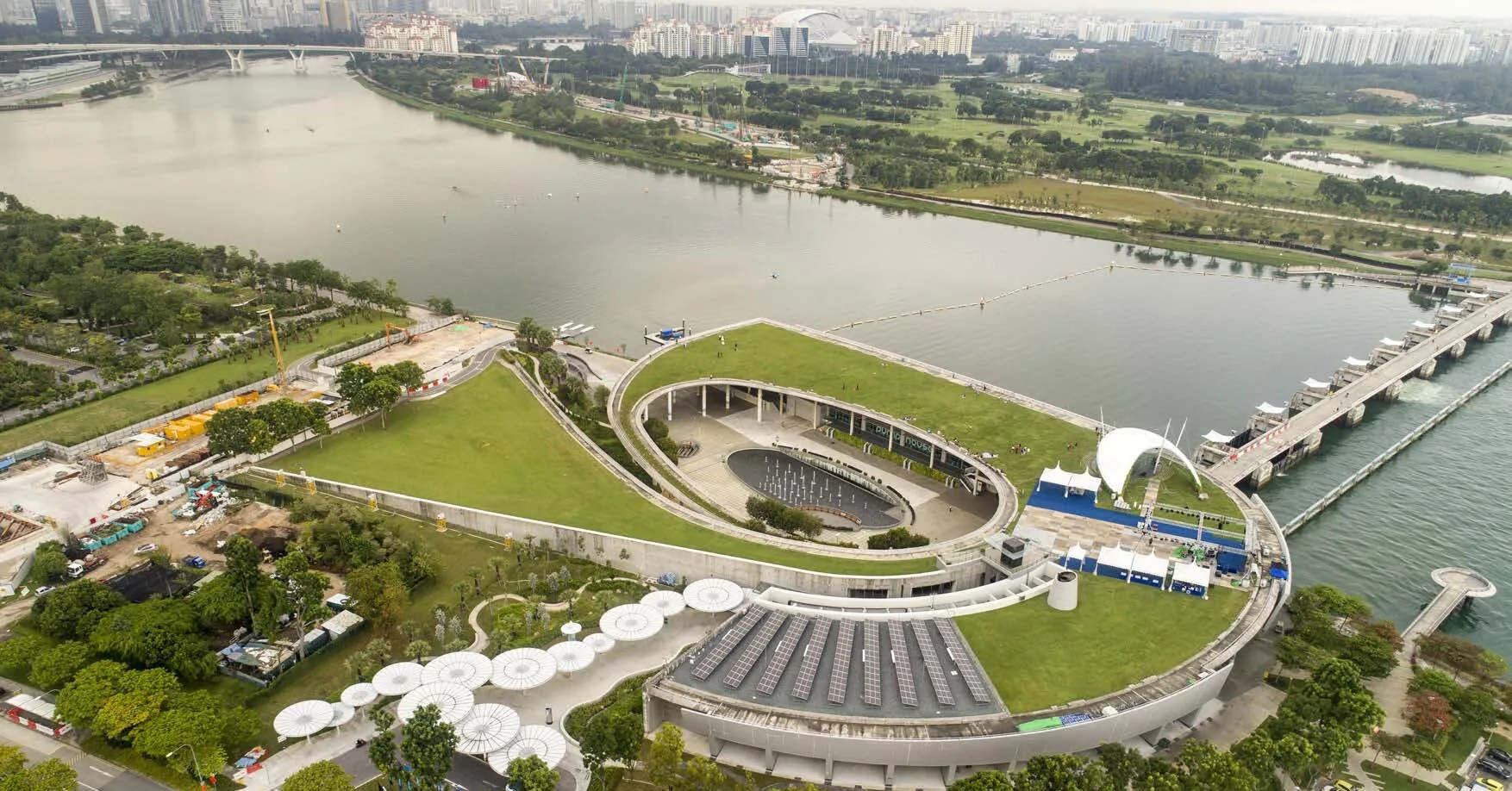 Cách Singapore &amp;apos;sống chung&amp;apos; với nước mà không lo ngập lụt