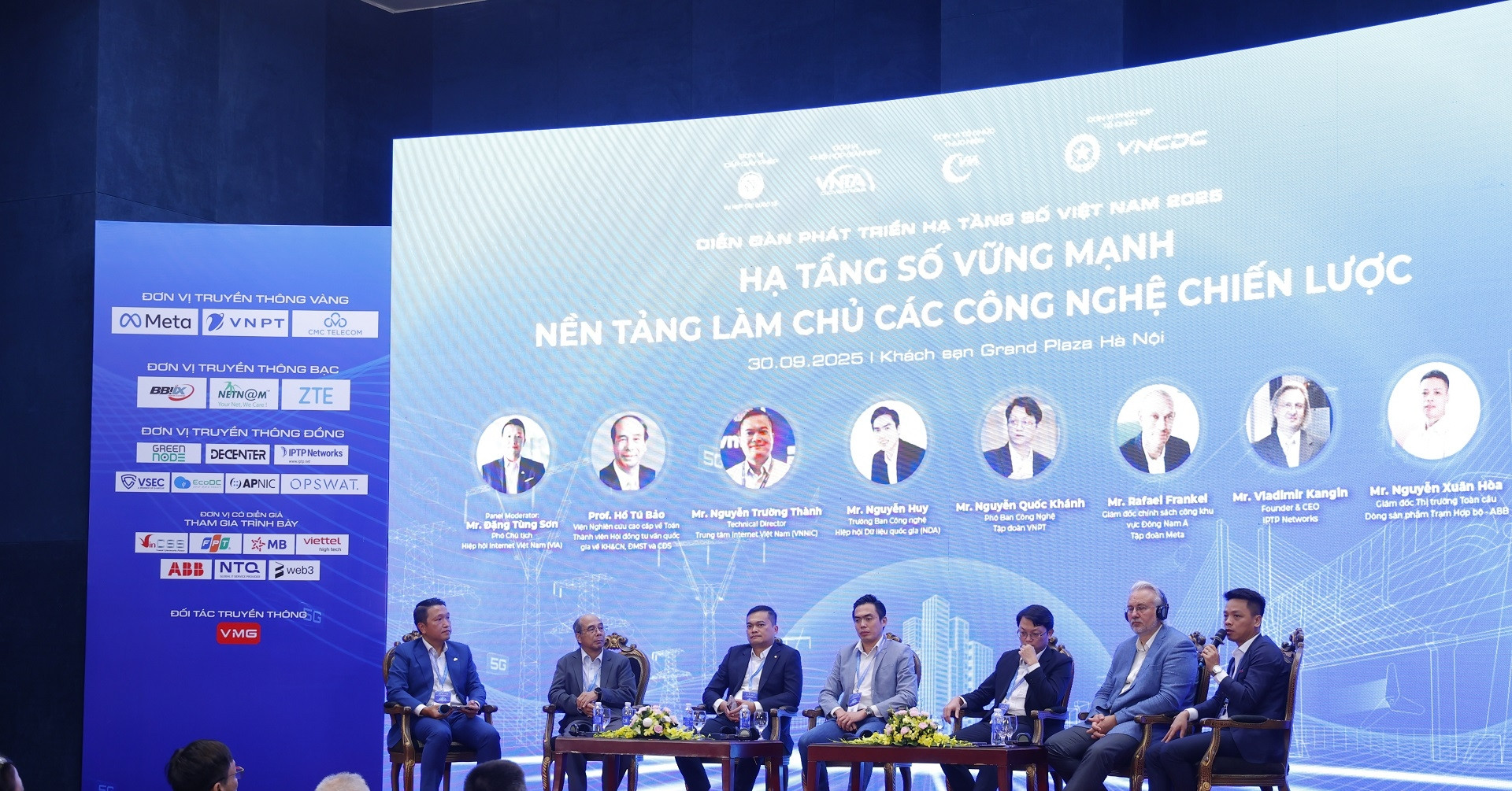 DigiInfra 2025: CMC Telecom gây ấn tượng với Nền tảng cho chủ quyền số an toàn