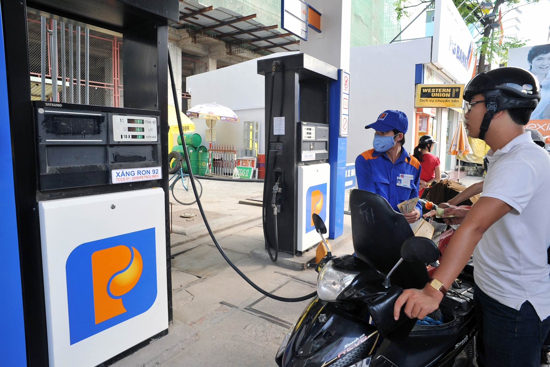 Giá xăng ngày mai dự báo tăng, giá dầu tăng mạnh hơn