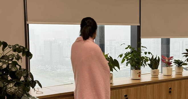 Hà Nội ngập lụt, dân công sở đùa &amp;apos;đi làm từ tháng 9 đến tháng 10 mới về nhà&amp;apos;