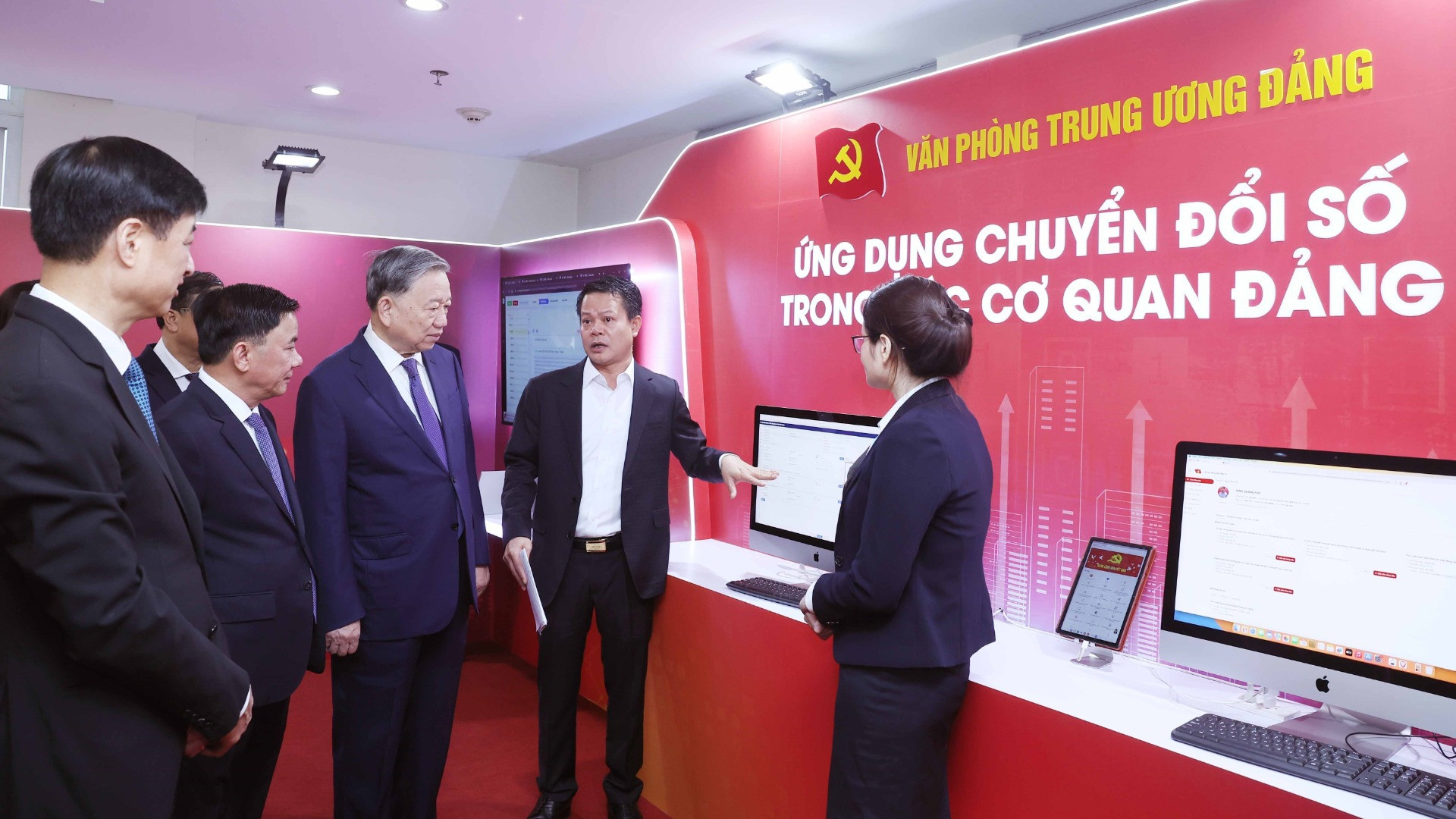 Tổng Bí thư yêu cầu bảo vệ hệ thống mạng của các cơ quan Trung ương, quân đội, công an