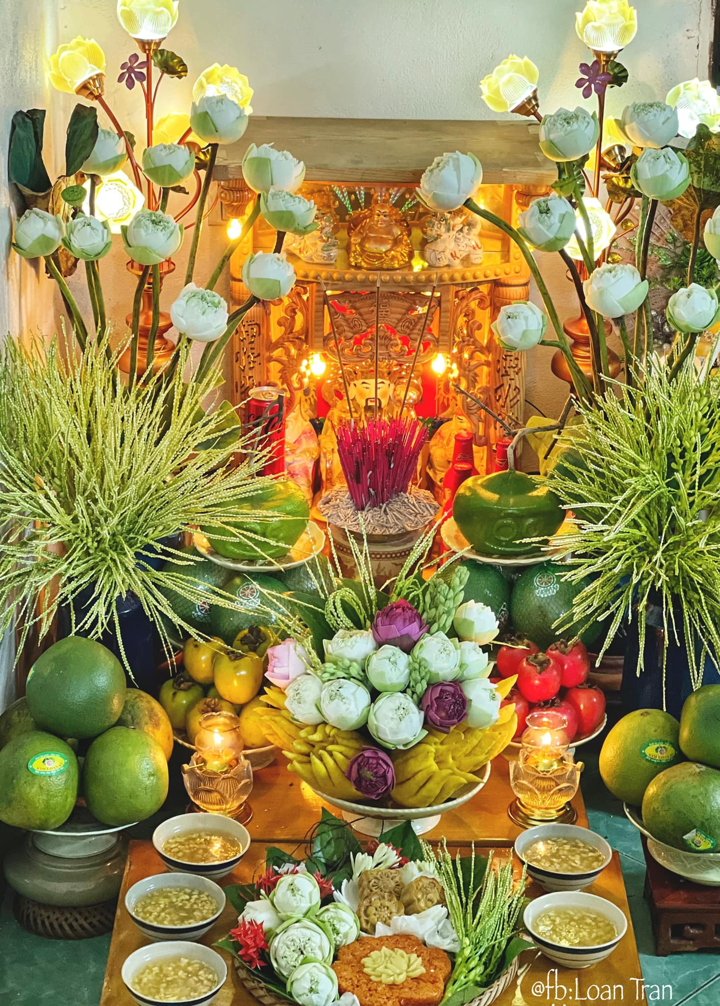 mâm cỗ cúng rằm tháng 8.jpg