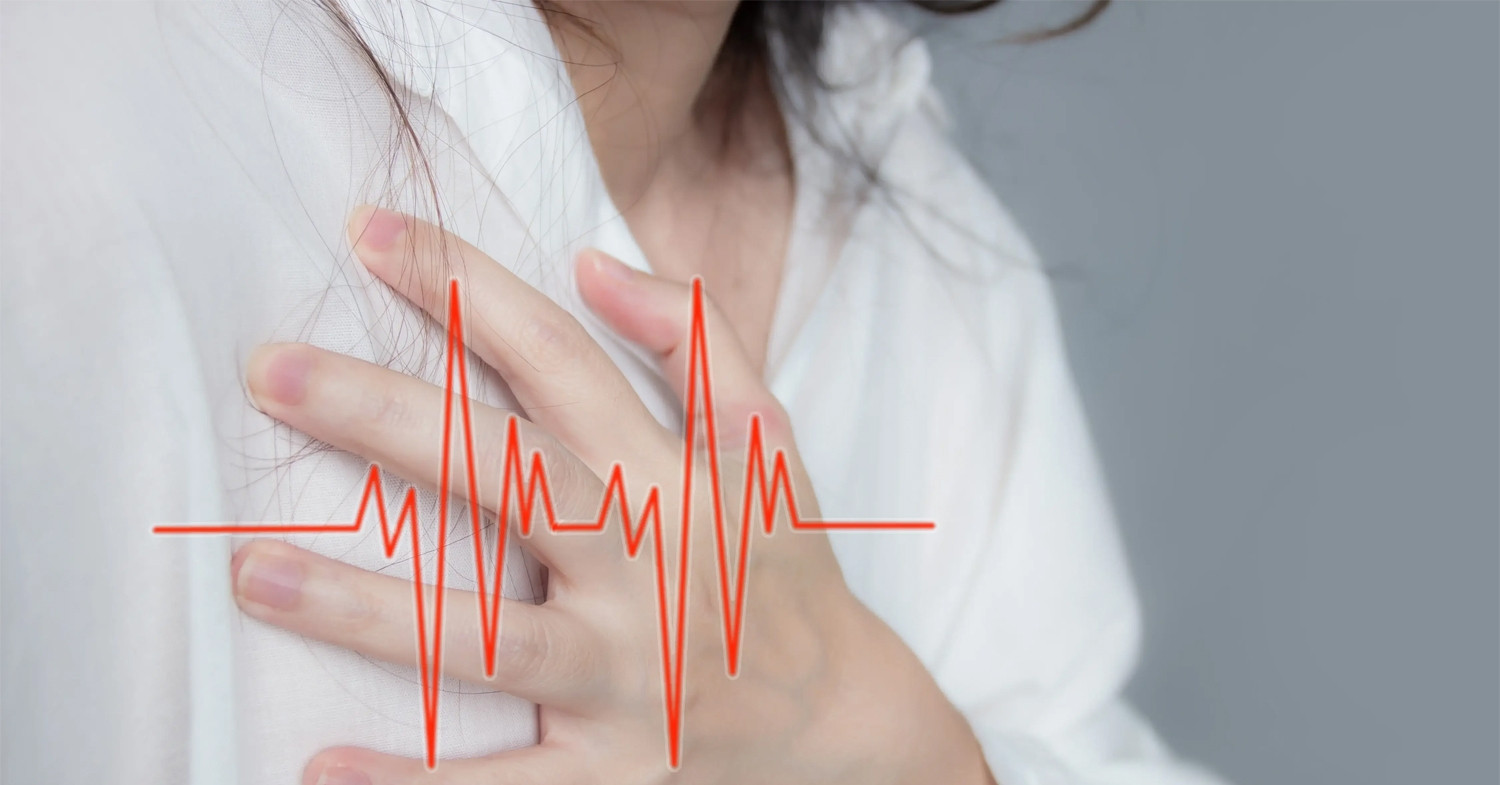 Năm triệu chứng có thể xuất hiện 1 tháng trước cơn đau tim
