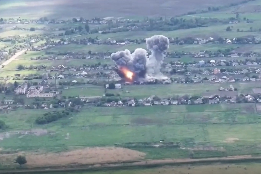 Nga giành thêm làng ở Donetsk, Ukraine nói nhà máy điện Zaporizhzhia 'nguy cấp'