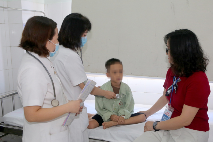 Nguyên nhân khiến trẻ 6 tuổi tím tái, lịm người khi ăn phô mai
