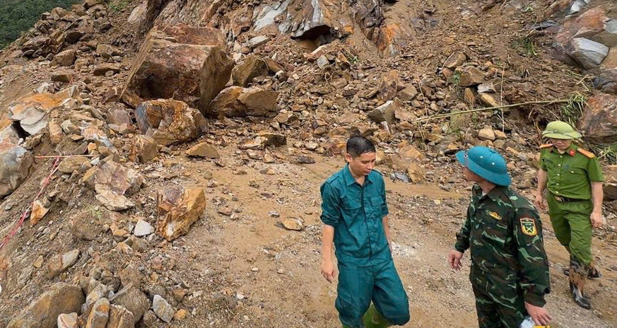 Ô tô bán tải chở quản đốc thuỷ điện và 2 người mất tích bí ẩn