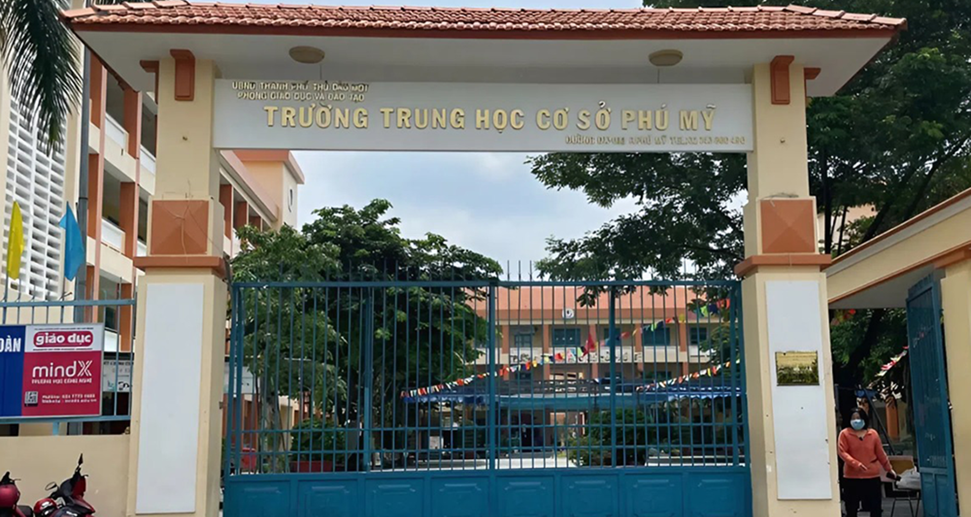 Sức khỏe hiện tại của nam sinh lớp 8 rơi từ tầng 2 xuống sân trường ở TPHCM