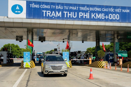 Xe doanh nghiệp vẫn được sử dụng tài khoản thu phí để qua trạm BOT