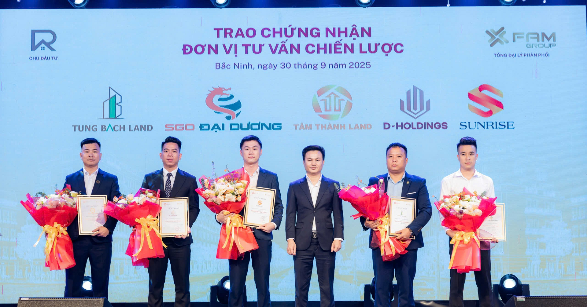 Hơn 350 nhân viên kinh doanh dự lễ Kick-off phân khu Yên Phong Gateway