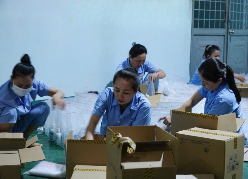 Khắc phục hậu quả bão lũ 1.jpg