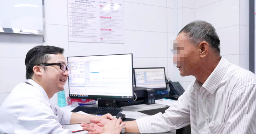 Phút sinh tử của người đàn ông trải qua cơn đau tim giữa ruộng