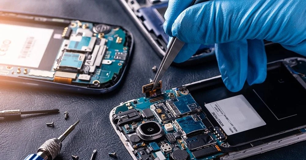 Samsung miễn phí sửa chữa điện thoại và thiết bị điện tử cho khách hàng vùng lũ