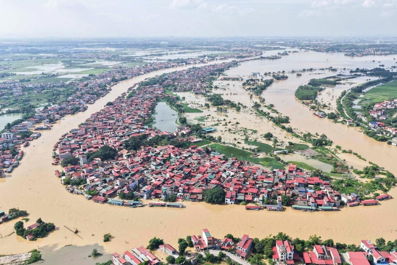Thường trực Chính phủ: Không để người dân bị cảnh 'màn trời chiếu đất' do mưa lũ
