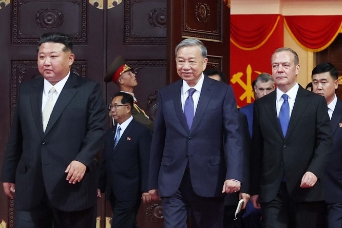 Tổng Bí thư dự chương trình kỷ niệm 80 năm thành lập Đảng Lao động Triều Tiên