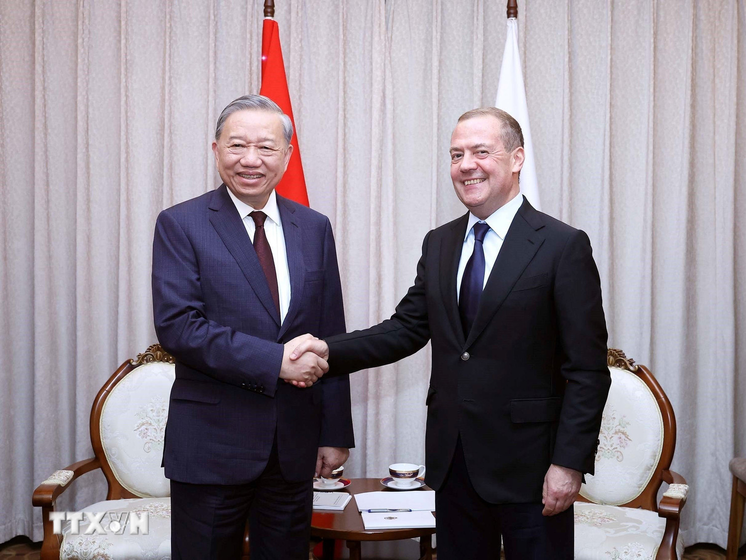 tong bi thu to lam gap chu tich dang nuoc nga thong nhat dmitry medvedev 1010 1.jpg