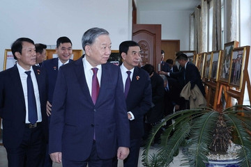 Tổng Bí thư Tô Lâm thăm Đại sứ quán Việt Nam tại Triều Tiên