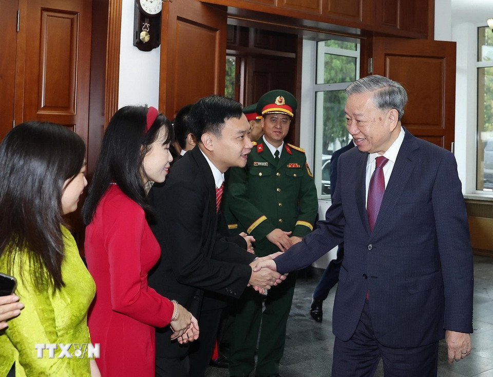 tong bi thu to lam tham dai su quan viet nam tai trieu tien 3.jpg