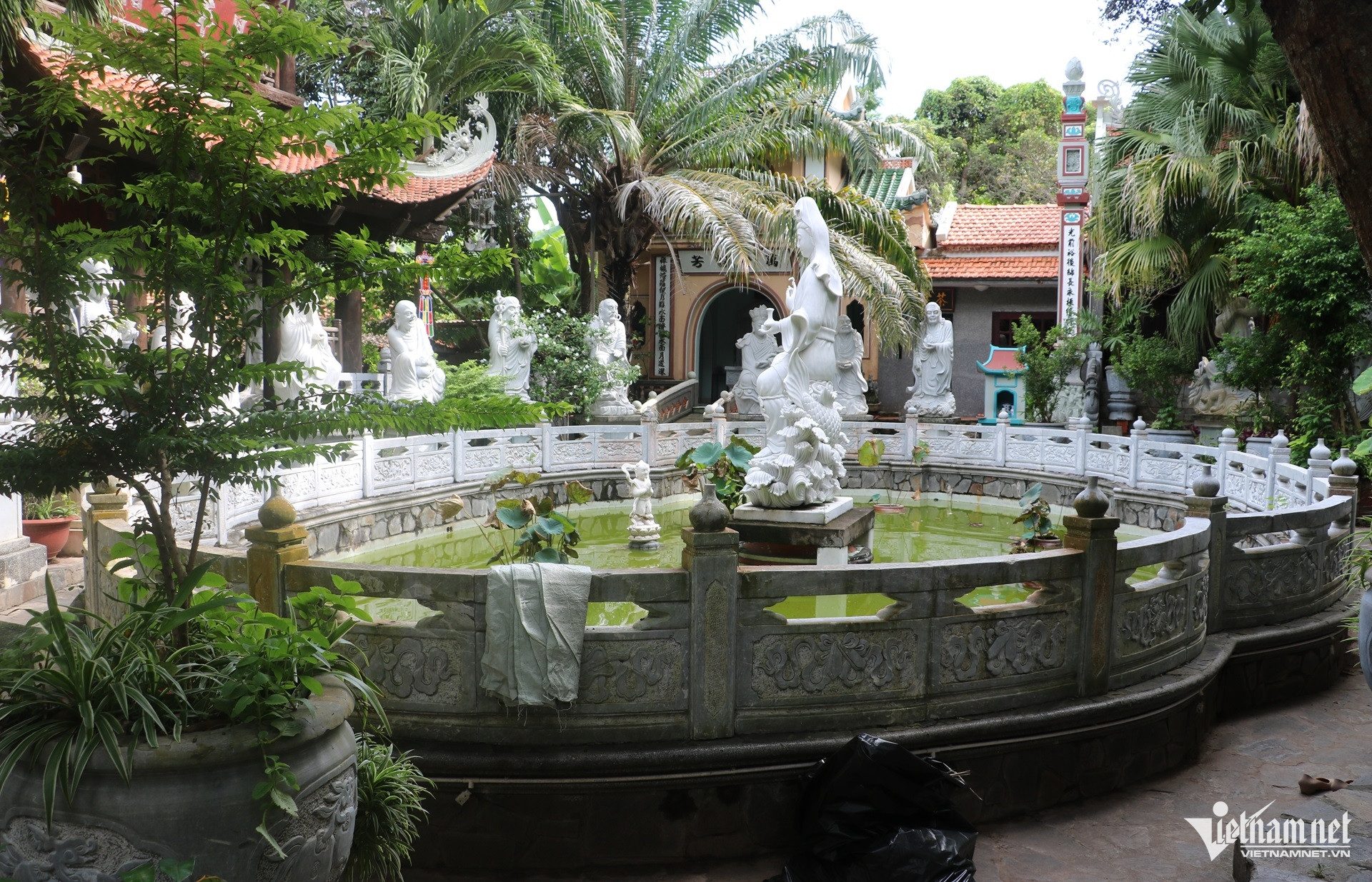 W-Chùa Linh Phong Thiền Uyển   nơi kim quan Trưởng lão Hòa thượng Thích Trí Tịnh nhập bảo tháp 10.JPG.jpg