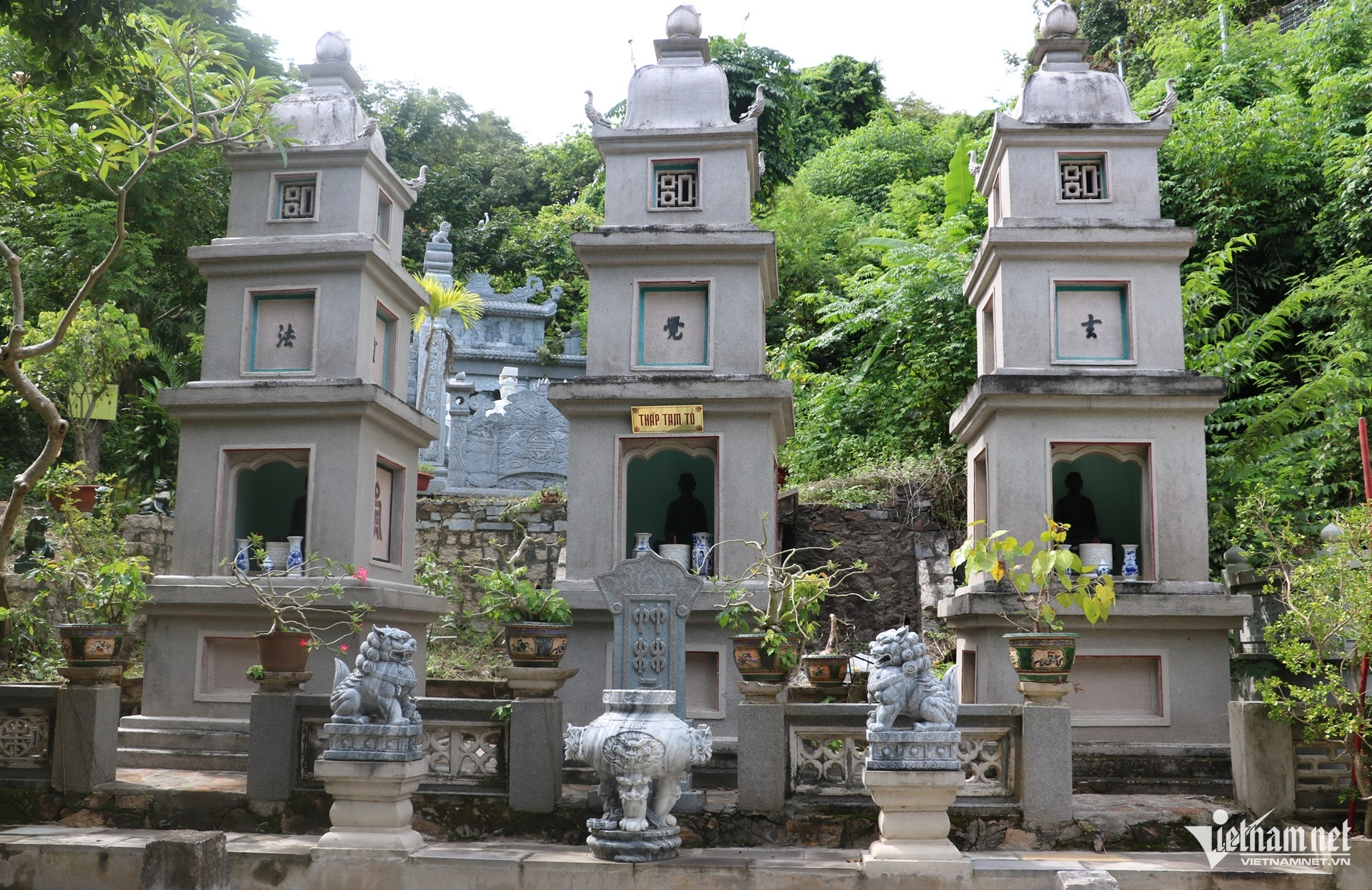 W-Chùa Linh Phong Thiền Uyển nơi kim quan Trưởng lão Hòa thượng Thích Trí Tịnh nhập bảo tháp 13.JPG.jpg