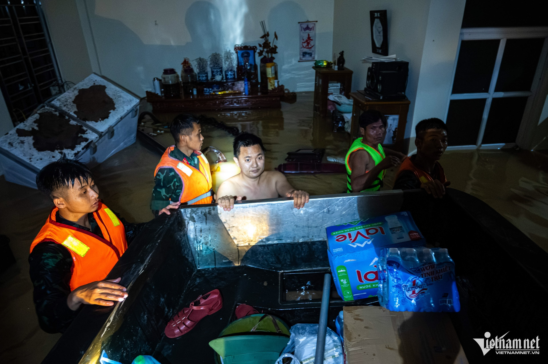 W-TRUNG GIA 1   TRAN DUC ANH 15.jpg