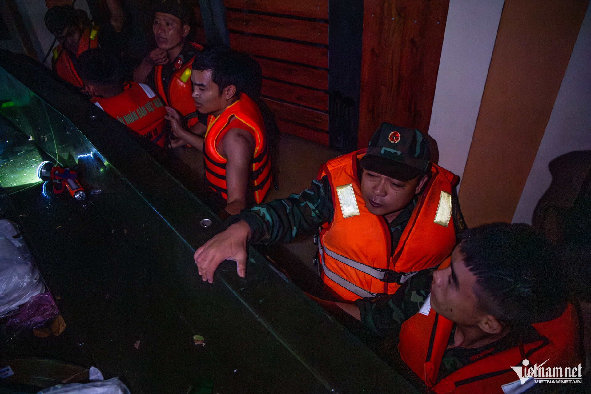 W-TRUNG GIA 1   TRAN DUC ANH 8.jpg