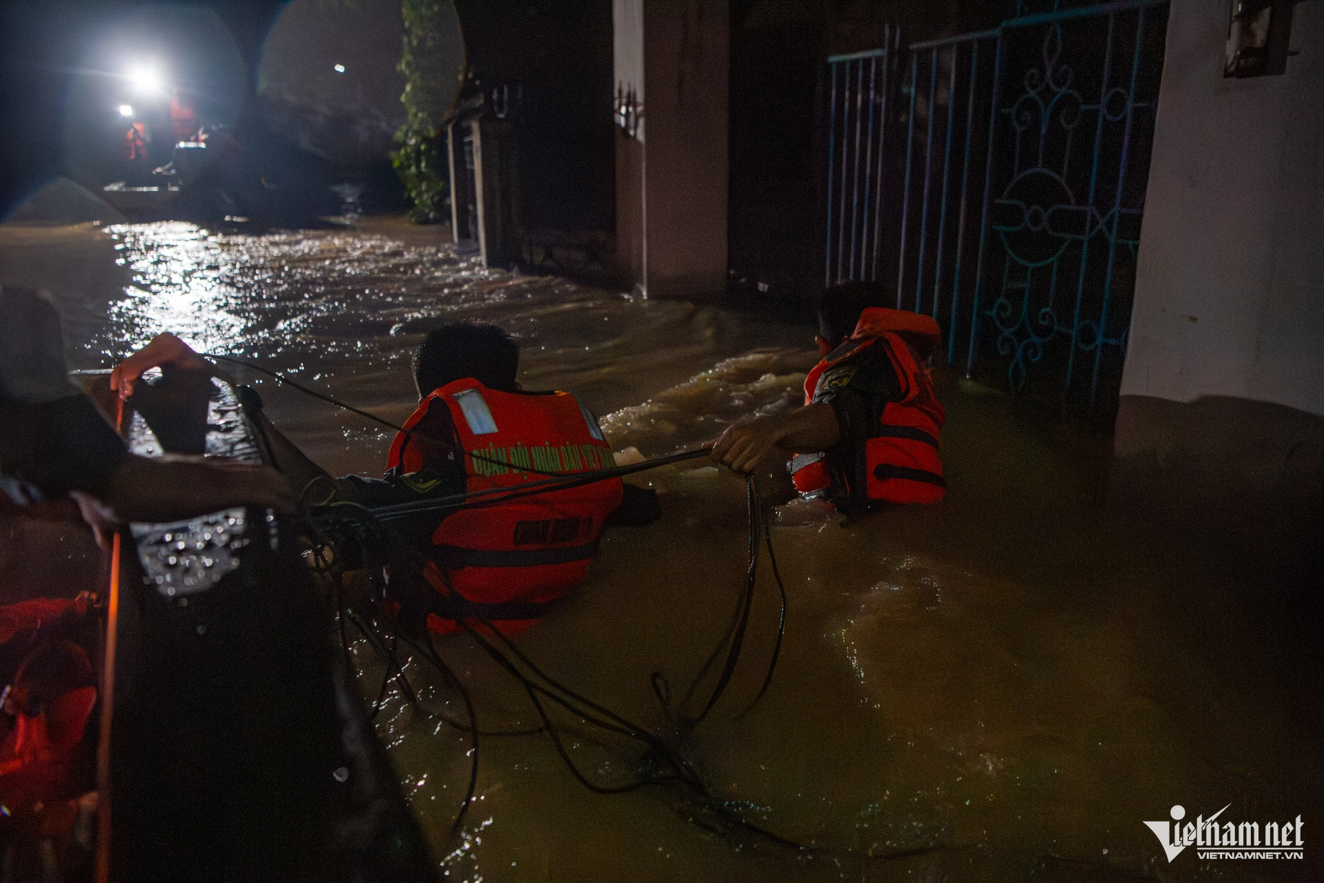 W-TRUNG GIA 1   TRAN DUC ANH 9.jpg