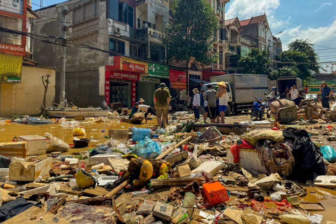 Bản tin sáng 11/10: Nước rút, người dân Thái Nguyên lại gồng mình dọn bùn rác