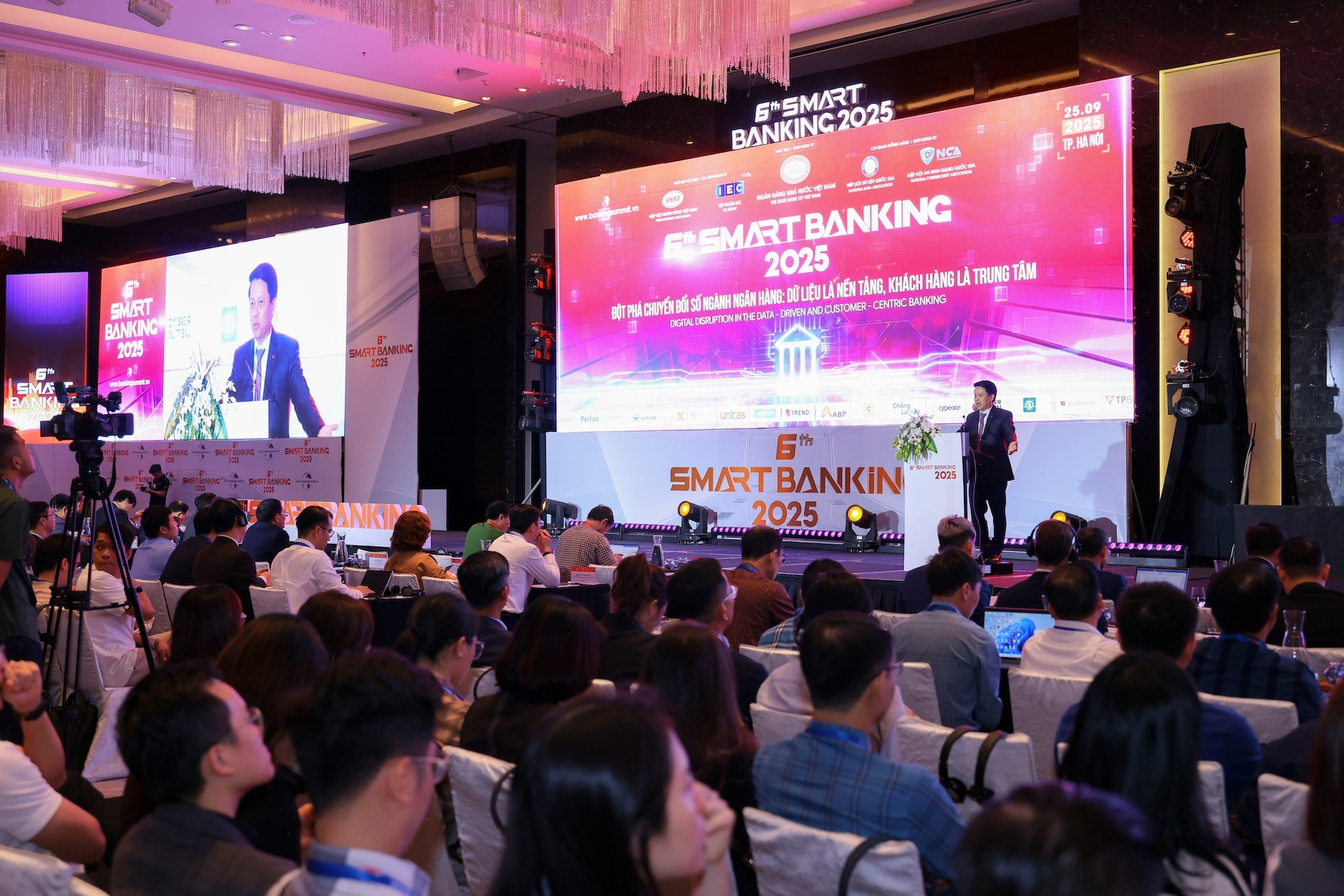 Agribank đồng hành Smart Banking 2025, tiên phong chuyển đổi số