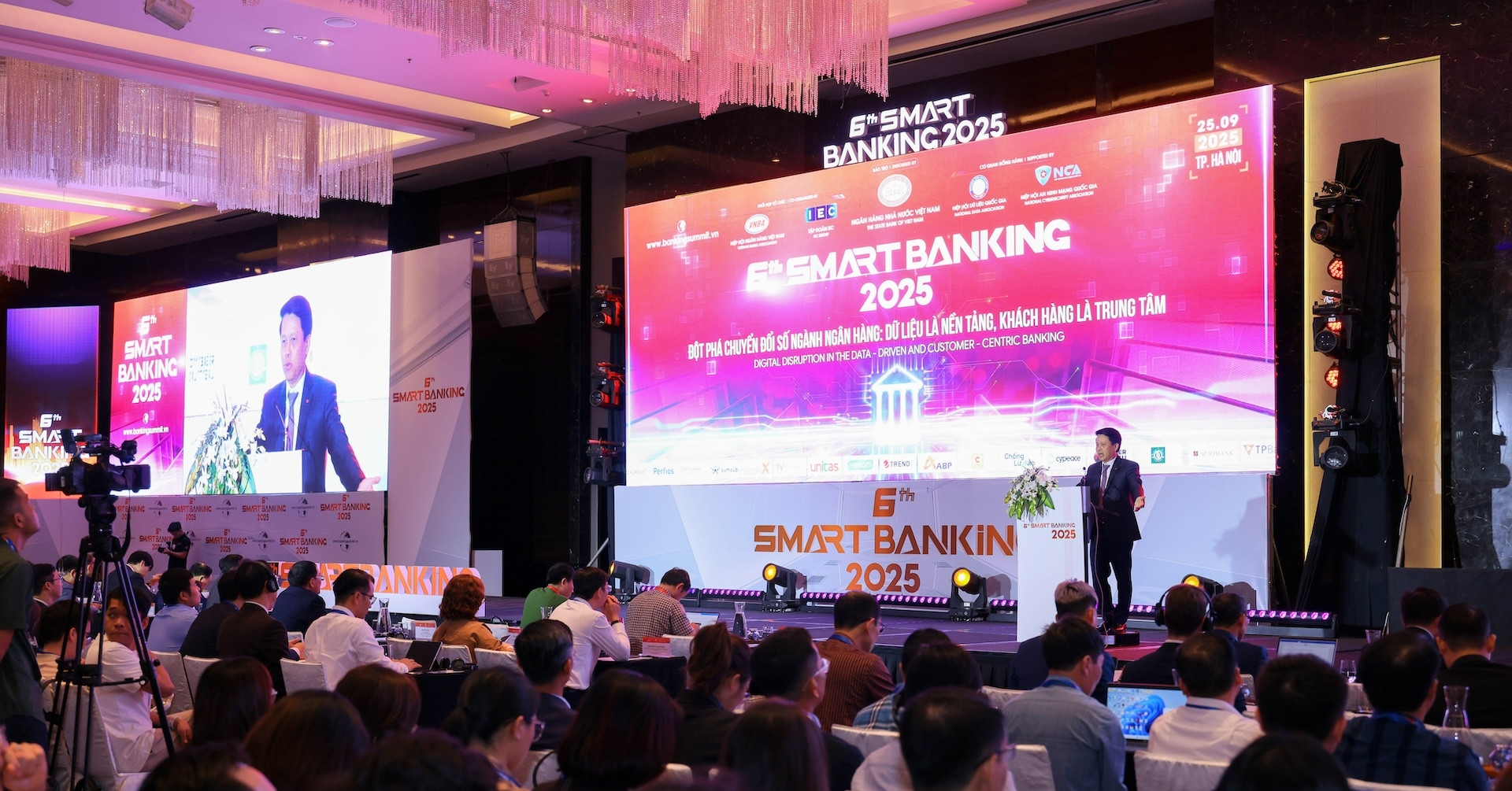 Agribank đồng hành Smart Banking 2025, tiên phong chuyển đổi số