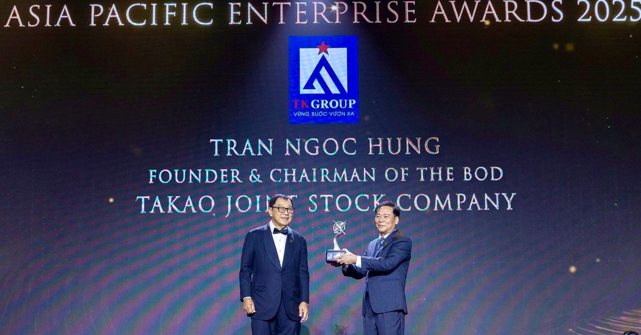 Chủ tịch Takao nhận giải thưởng Doanh nhân xuất sắc châu Á