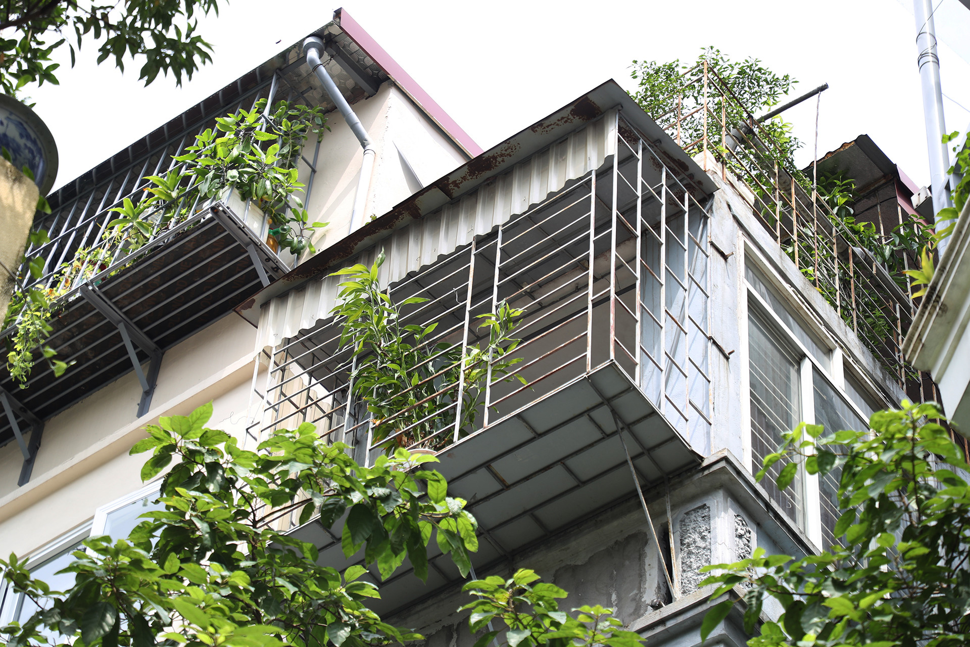 Cảnh tượng gây ám ảnh trong con ngõ xảy ra vụ cháy khiến 5 người chết ở Hà Nội