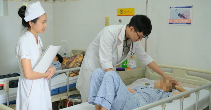 Nữ sinh 16 tuổi đột quỵ lúc nửa đêm trong phòng tắm